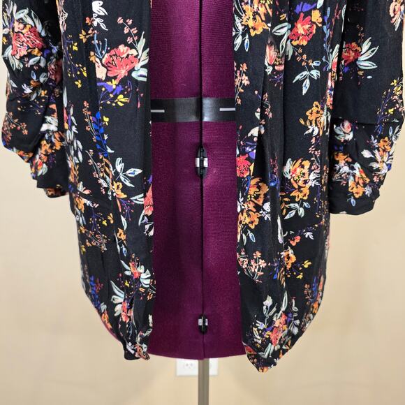Women's Democracy Black Floral 3/4 Sleeve Open Front Blazer | Size Small - Picture 5 of 11